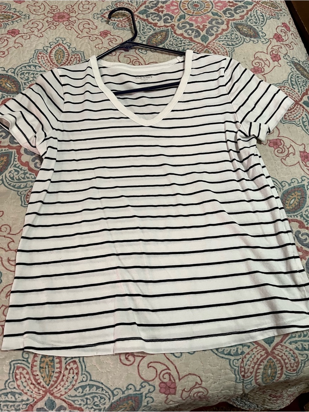Old Navy White V-Neck Short Sleeve Top with Black Stripes